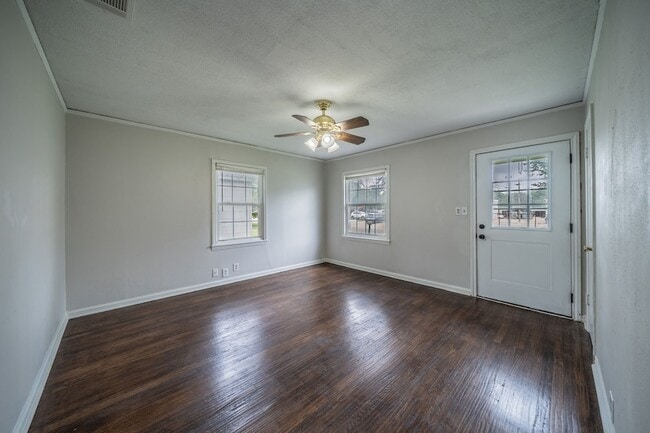 Photo - 1155 Greenbrier Dr