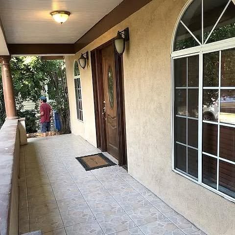 Photo - 738 W 9th St