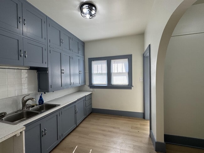 Photo - 207 S Elm St