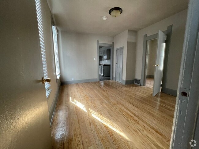 Building Photo - 2465-A N 9th St Unit 2465 N 9th St (Lower) Rental