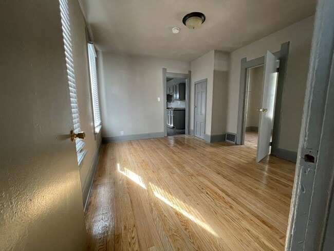 Building Photo - 2465-A N 9th St Unit 2465 N 9th St (Lower) Rental
