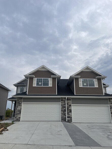 9020 Peregrine Rd - Townhome for Rent in Lincoln, NE | ForRent.com
