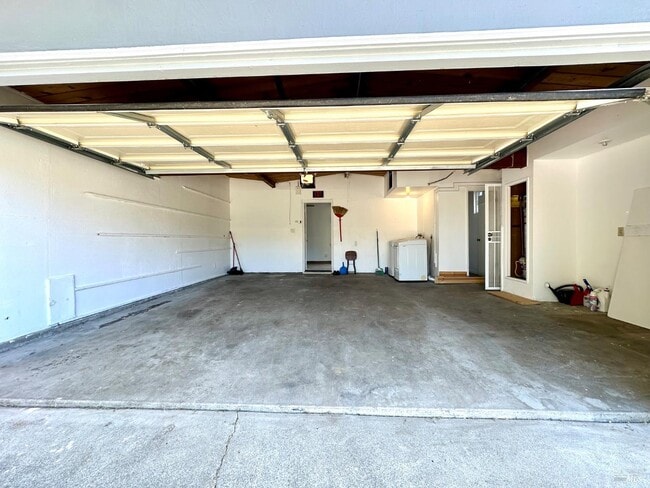 Photo - 1111 Marionola Way