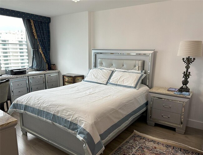 Photo - 6039 Collins Ave Unidad 1431