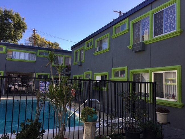 Photo - Sunnycrest Canoga