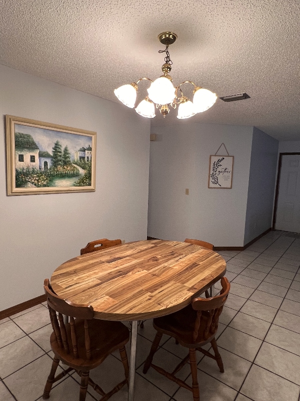 Photo - 1300 Emerson Dr NE