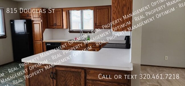 Building Photo - 815 Douglas St