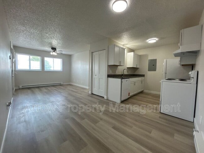 Photo - 902 East E Street