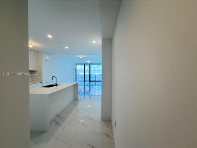 Photo - 700 NE 24th St