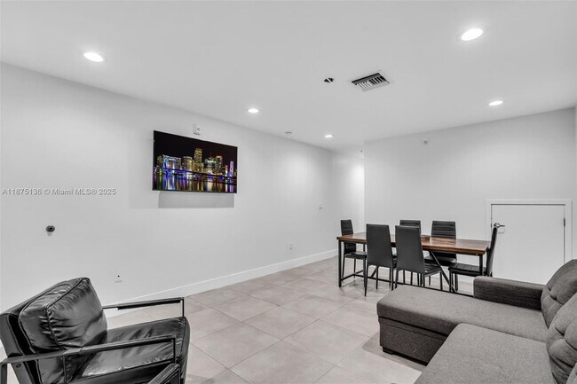 Photo - 645 Palmetto Dr Unidad 6