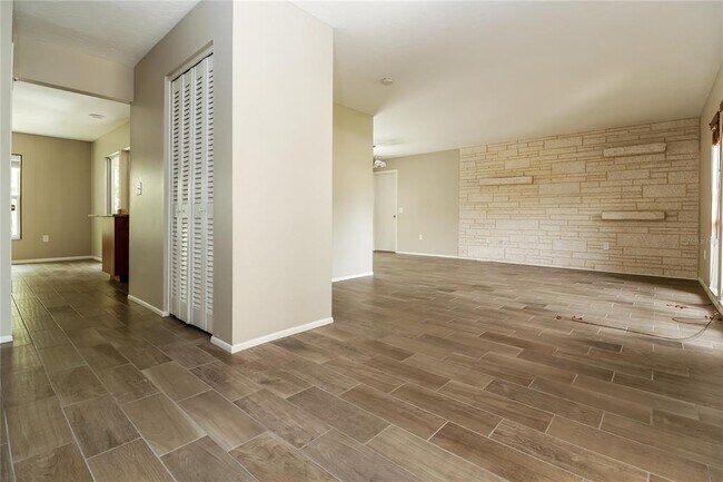 Photo - 1124 Danny Dr