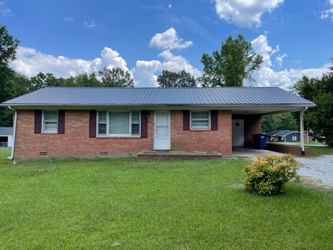 3 BDRM 1 BA BRICK HOME, SINGLE CARPORT, 10... - 3 BDRM 1 BA BRICK HOME, SINGLE CARPORT, 10...