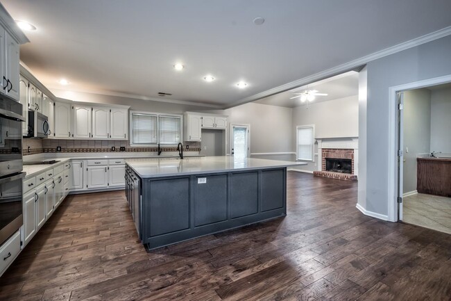 Photo - 1575 Huntley Cove