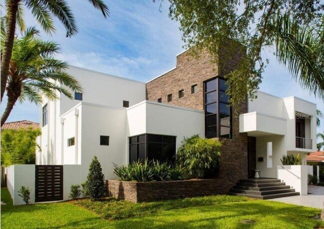 Photo - 356 Bayview Dr NE