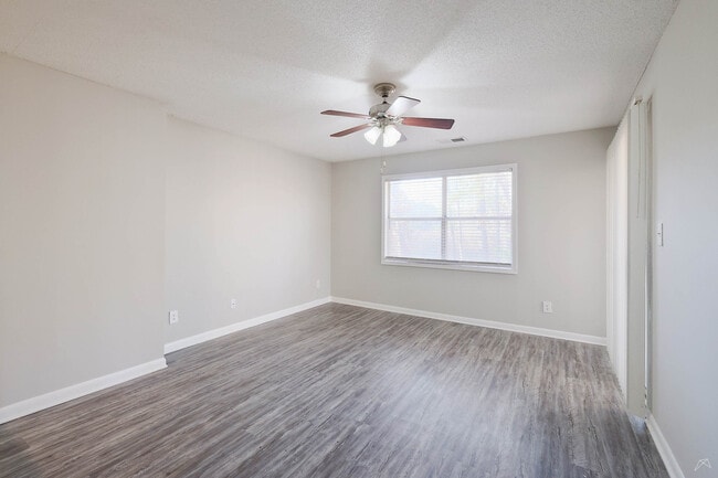 Photo - Triangle Park Apartments