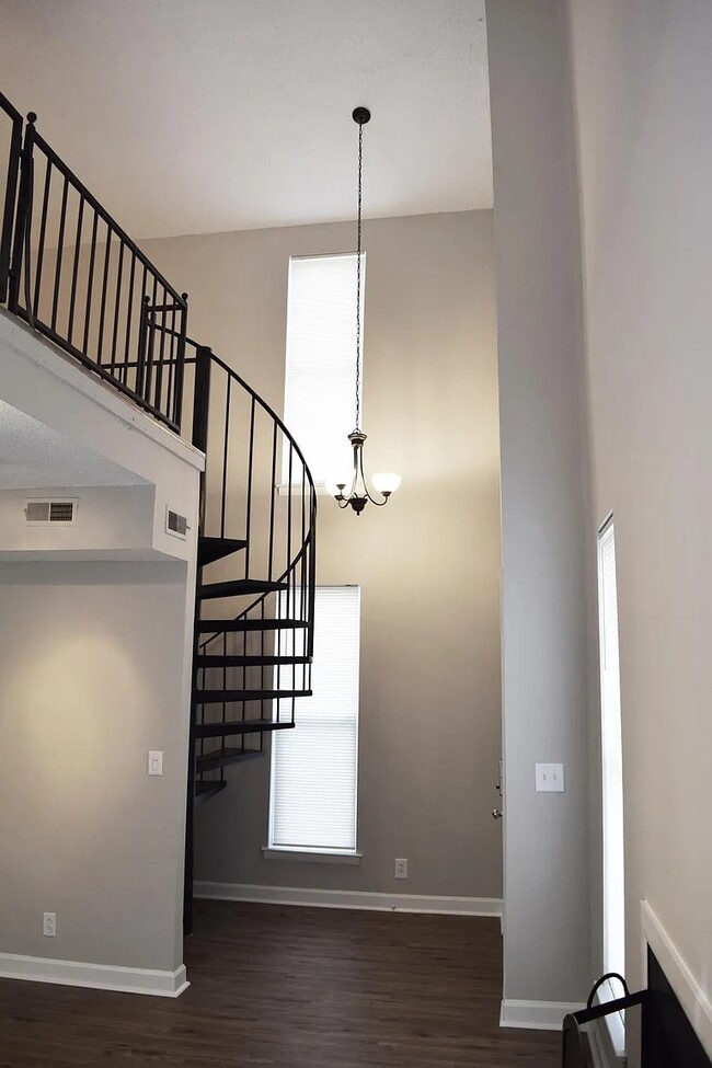 Photo - 945-953 Bresslyn Rd