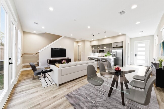 Photo - 5214 Pinemont Creek Ln