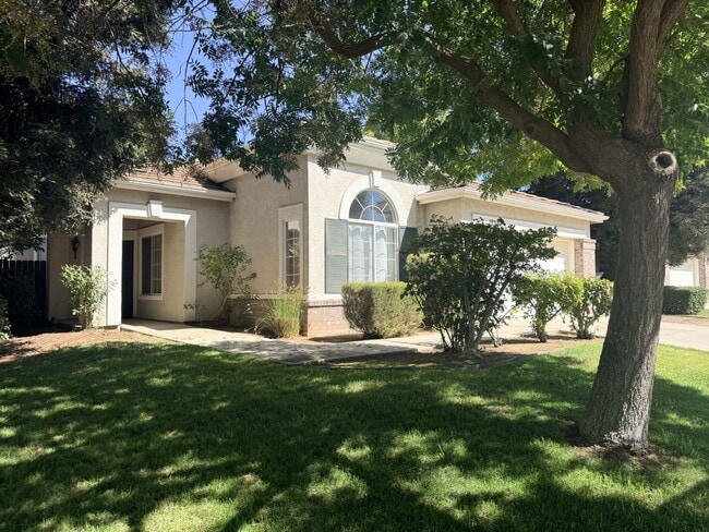 1823 Edgewood Ct