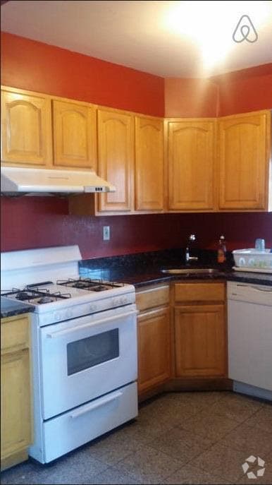 Building Photo - 30-47-47 82nd St Unit 3FL Rental