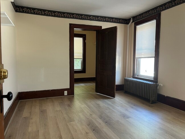 Building Photo - 187 N Fairview St Unit 2