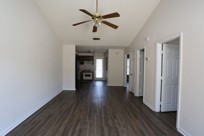 Photo - 2 bedroom for Immediate Move In!