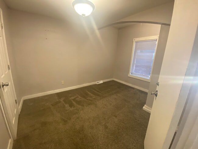 505 Ridge Rd Unidad Lower Front
