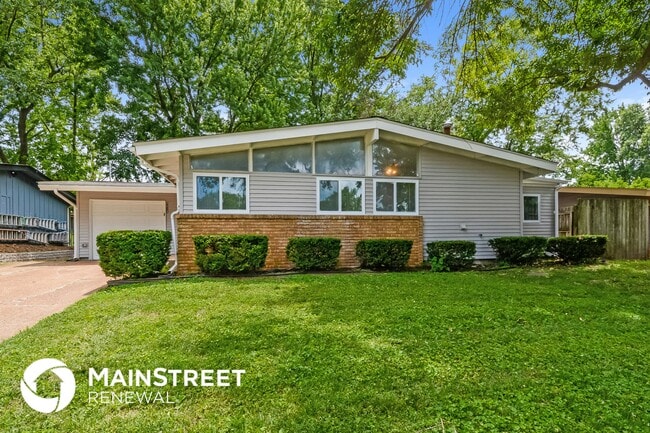 Building Photo - 2380 St Catherine St