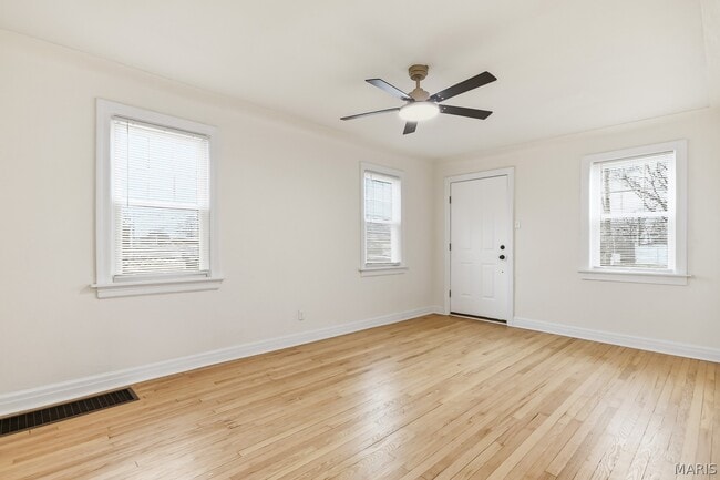 Photo - 5826 Telegraph Rd