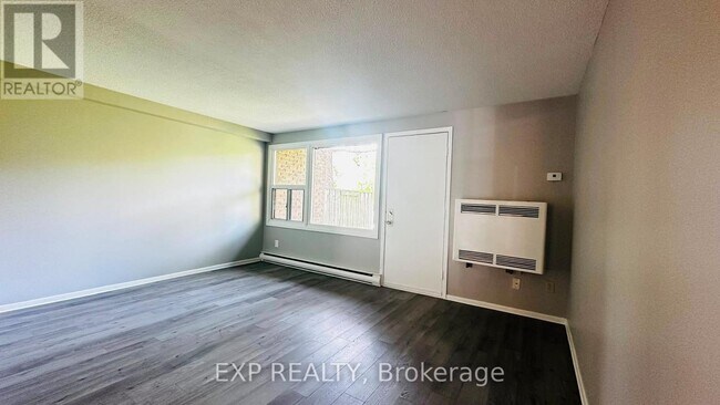 Photo - 1200 Courtland Ave E