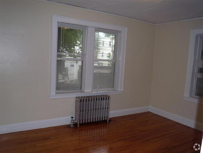 Building Photo - 8 Cogswell Ave Unit 7 Rental
