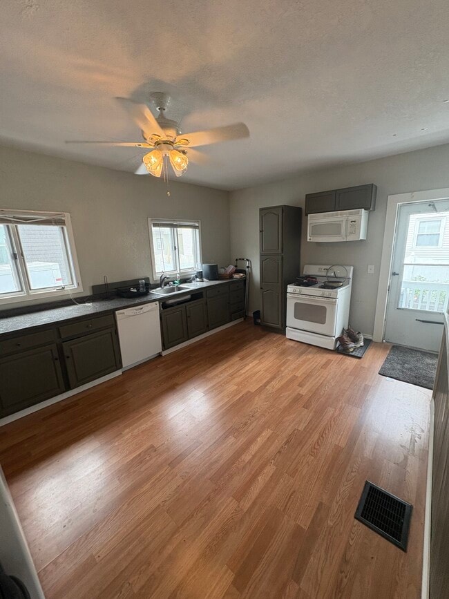 Photo - 53 Bromfield Rd Apartments Unit 1