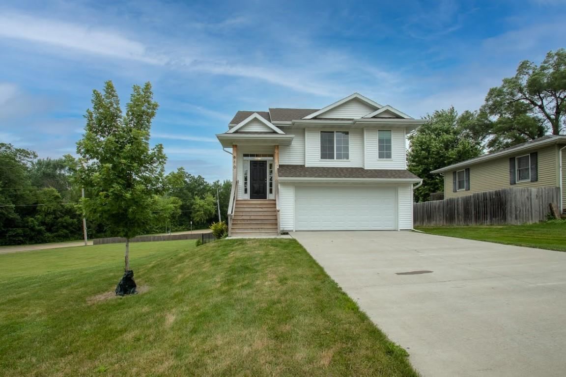 Photo - 859 Summit Ct (Coralville, IA)