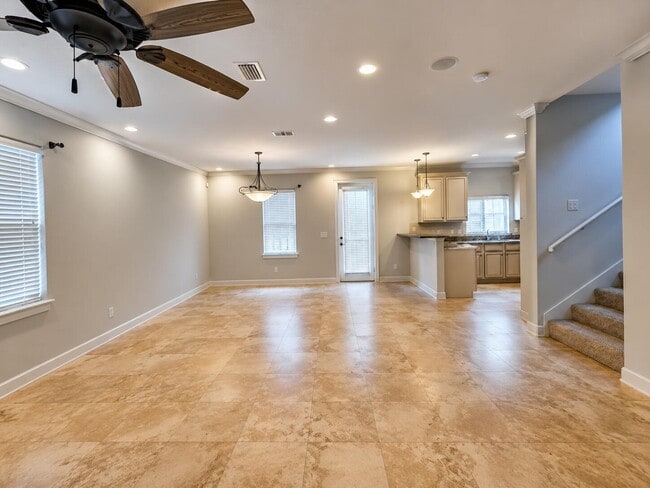 Photo - 241 Inverrary Dr