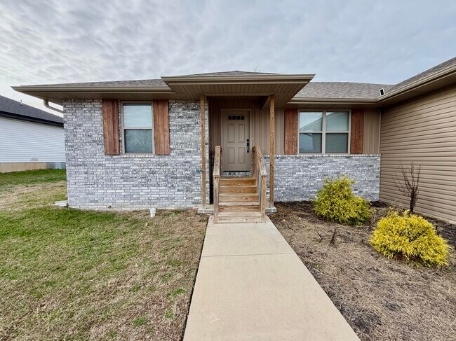 Photo - 633 S Southgate Dr