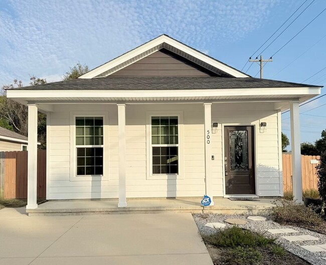 Building Photo - 500 N D St