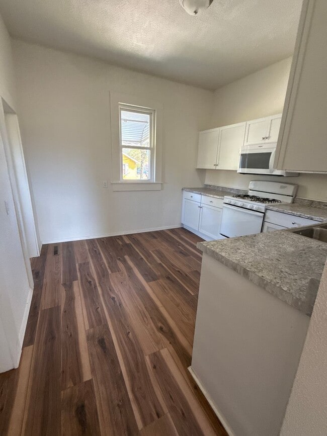 Photo - 3 bedroom/2 bath house