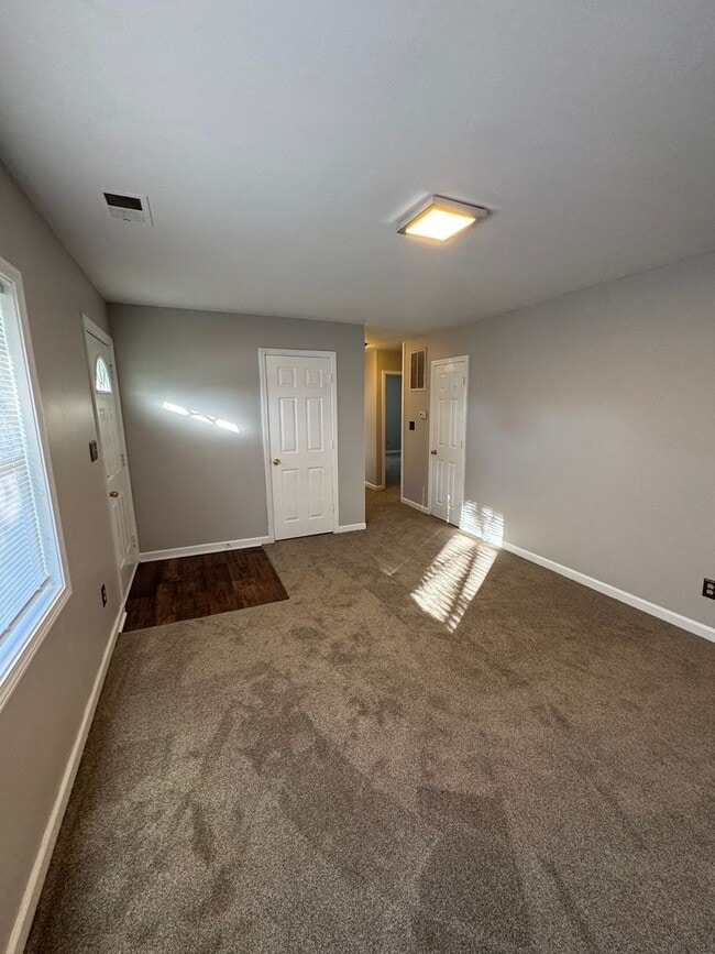 Photo - 1581 Roberts Rd