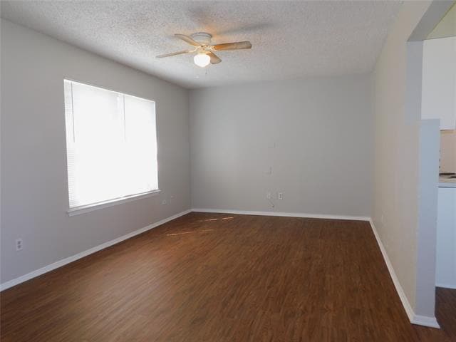 Photo - 1705 White Oak Ct