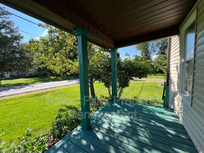 Photo - 9252 Mink St SW