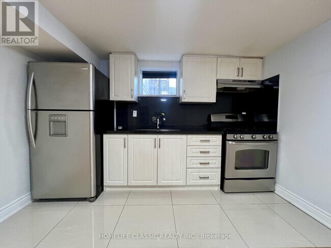 Photo - 309 Princess Ave