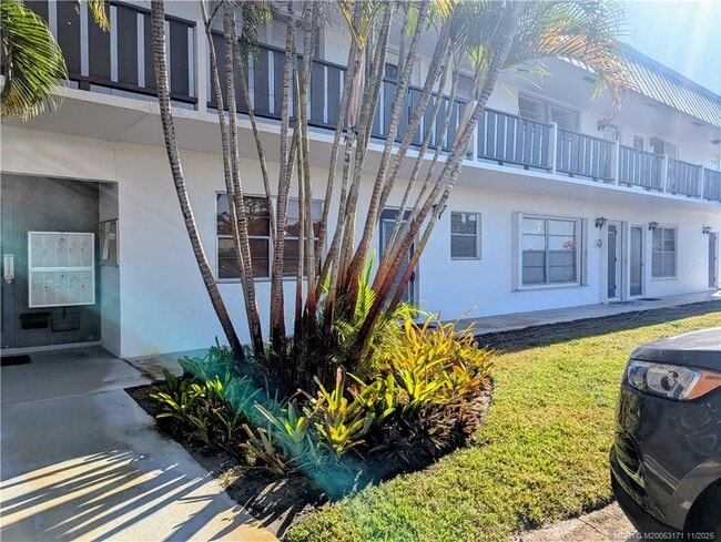 Building Photo - 2929 SE Ocean Blvd Unit 139-3