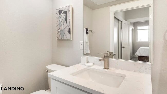 Photo - 2720 S Federal Blvd Unidad 3-11