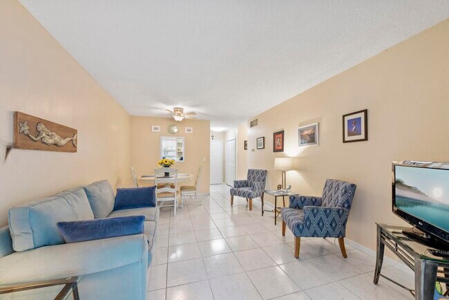 Photo - 1111 Lake Terrace Unit 105