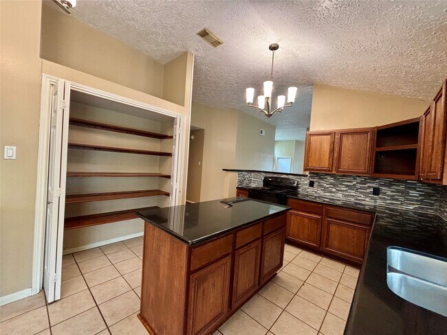 12702 Meadway Ct