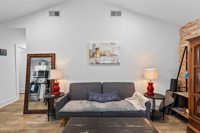 Photo - 413 Lockland Dr