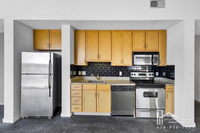 Photo - 620 Glen Iris Dr NE