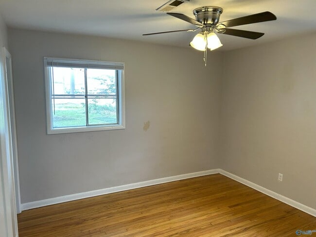 Photo - 1707 Buena Vista Cir SE