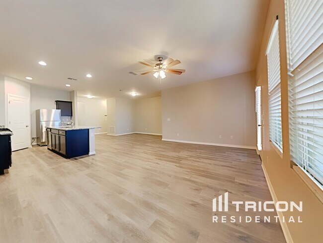 Photo - 232 N 202nd Ln