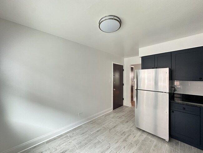 Photo - 6737 N California Ave Unit W2