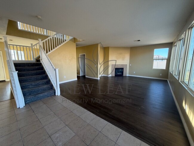 Photo - 4 bedroom 3bath 3 car garage in Victorville